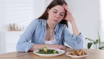Vedci upozornili na bežný zlozvyk. Môže mať väčší vplyv na psychiku, než si myslíme