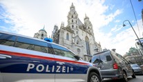 V zadymenej pivnici vo Viedni našli telo muža s bodnou ranou. Polícia nesmie vstúpiť na miesto činu