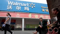 Muž zabil sekáčom v obchodnom dome Walmart dvoch ľudí a 9 ďalších zranil