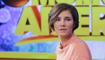 Amanda Knoxová, diabol s anjelskou tvárou na úteku, sa zasnúbila