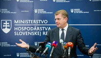 Odvolali ich za kauzu Bžán, dostanú zlaté padáky: Toto sú sumy, ktoré musí vyplatiť štát