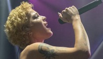 Speváčka Halsey na divokej párty na jachte: Prichytená pri užívaní drog