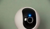 Ľudí špehujú v šatni aj vo verejných sprchách. Kamery vedia ukryť dokonca aj v pohári od kávy