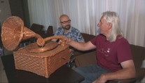 Do každého výrobku zapletá aj kus svojho srdca. Stretli sme sa s košikárom z Vrbovca