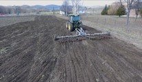 Brusel plánuje radikálne znížiť množstvo pesticídov na farmách. Ceny v obchodoch vyskočia nahor