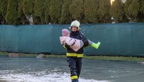 Ľuďom v Sliači musia nosiť ohrievače. Situácia je v meste stále vážna