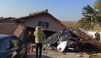 Pri výbuchu propán-butánovej fľaše vo Veľkých Ripňanoch sa zranil muž. Popáleniny má na tretine tela