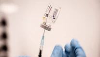 Krvné zrazeniny by mali byť vedené ako zriedkavé vedľajšie účinky AstraZenecy, uviedla EMA