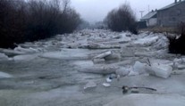 Ľadové kryhy strašia ľudí, obávajú sa povodní
