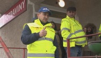 Kontroverzný starosta Žehne sa po obci premáva v uniforme polície. Jej členom však nikdy nebol