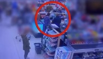 VIDEO: V bratislavskom supermarkete sa strhla brutálna bitka. Čo bolo jej spúšťačom, zachytila kamera