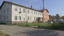Najskôr počuli z bytu krik, potom nastalo ticho. Po brutálnom útoku nožom v Šuranoch zadržali muža