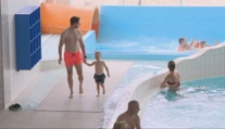Slovenské kúpaliská zažívajú jednu z najhorších letných sezón vôbec. Počasie im nepraje, akvaparky a wellness sú však plné
