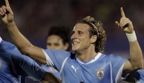 Legenda Uruguaja si povedala dosť. Diego Forlán ukončil aktívnu kariéru vo veku 40 rokov