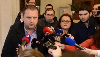 Procházkovi kritici zrejme nebudú môcť chodiť na Koaličnú radu