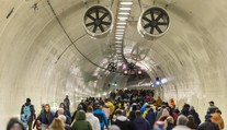 FOTO+VIDEO: Diaľničiari ukázali verejnosti tunel Višňové. Akcia prilákala množstvo zvedavcov