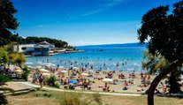 Chorvátske more bude mať tento rok teplotu až 30 °C. Vedci varujú pred inváziou nebezpečných tvorov