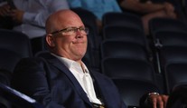 Bol jedným z najlepších priateľov Pavla Demitru. Bývalý hviezdny útočník NHL sa dočká obrovskej pocty