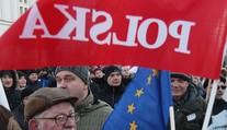 Desaťtisíce Poliakov vyšlo do ulíc. Protestujú proti vláde