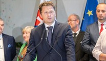 Lekárski odborári žiadajú prezidenta, aby nepodpísal zákon o povinnej práci. Chcú sa s ním osobne stretnúť