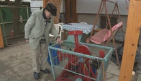 Pán Ervín (89) nám predviedol patentovaný vynález. Doteraz viac prerobil, ako získal