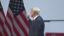 Nebola to obyčajná prehra, bol to knock out. Analytici označili dôvody, prečo Trump jednoznačne vyhral voľby
