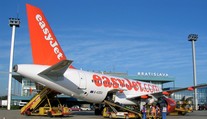 Následky teroru v Európe. Žena spanikárila na palube EasyJet