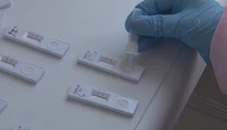 Antigénový test za jeden cent? Vo Svidníku pristúpili k spoplatneniu testovania netradične