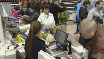 Mzdy na Slovensku stále rastú, aj tak veľa ľudí odchádza