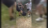 VIDEO: Mladíci v Hlohovci nútili dievča nakrúcať bitku. Čím viac protestovala, tým silnejšie obeť udierali