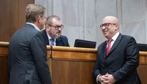 Schôdzu k odvolaniu Ráža poslanci neotvorili. V sále riešili najmä handry a nie dopravu