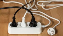 Inteligentné predlžovacie káble: Sledujú spotrebu a zapnú kávovar aj na diaľku