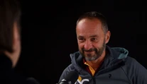 Má za sebou vyše 10 500 zoskokov. Je to bezpečný šport, tvrdí majster sveta v parašutizme Róbert Juriš
