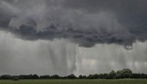 FOTO a VIDEO: Búrky už udreli. Slovensko zahalili desivé mračná