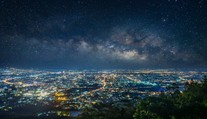 FOTO: Ako by vyzerali nočné panorámy svetových metropol bez svetelného smogu