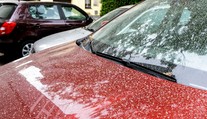 S umývaním áut či okien radšej počkajte. Nad Slovenskom sa opäť nachádza vlna saharského prachu