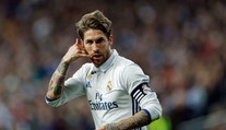 Ramos sa cíti nevinný: Salah si vraj ublížil sám, Kariusov otras mozgu komentoval ironicky