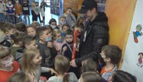 Bronzový medailista Samuel Kňažko navštívil svoju základnú školu. Deti boli nadšené