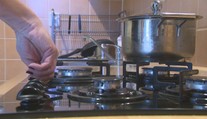 Státisíce zákazníkov skrachovanej spoločnosti hľadajú dodávateľa plynu. Inak im hrozia zvýšené ceny