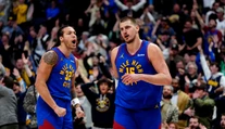 VIDEO: Tak toto sa v NBA často nevidí. Srbský bombardér Jokič opäť ohúril Ameriku, trafil nemožné
