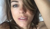 Ona že má po päťdesiatke? Sexy telo slávnej herečky v bikinách a bez retuše