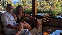 Spájali ju s Bieberom, teraz si vzala o 37 rokov staršieho milionára