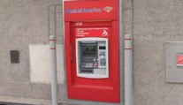 Bankomat namiesto potvrdenia o výbere vydával lístky s prosbou o pomoc