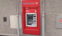 Bankomat namiesto potvrdenia o výbere vydával lístky s prosbou o pomoc