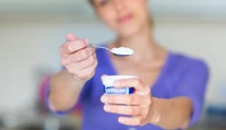 Môže obyčajný jogurt spomaliť starnutie? Nová štúdia priniesla zaujímavé zistenia