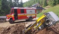 Dráma vo Vyšnej Boci: Prevrátil sa bager, zraneného muža prevážal vrtuľník