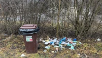 Obec na Hornej Nitre zaplavili výkaly. Spamätajte sa, vyzýva ľudí starosta