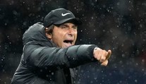 Kritika hráčov ho stála krk. Antonio Conte skončil na lavičke Tottenhamu