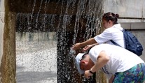 Tropické dni aj noci. Udrú prvé veľké horúčavy, na Slovensku môže byť až 36 stupňov