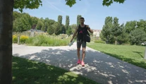 Od obrazovky k činkám a behu: Moderátor Marek ukazuje, spája šport a pomoc druhým